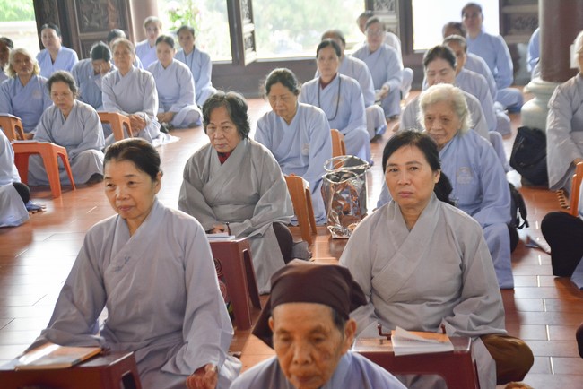 The Eight Precept Retreat  at Tay Khanh pagoda, Thai Binh